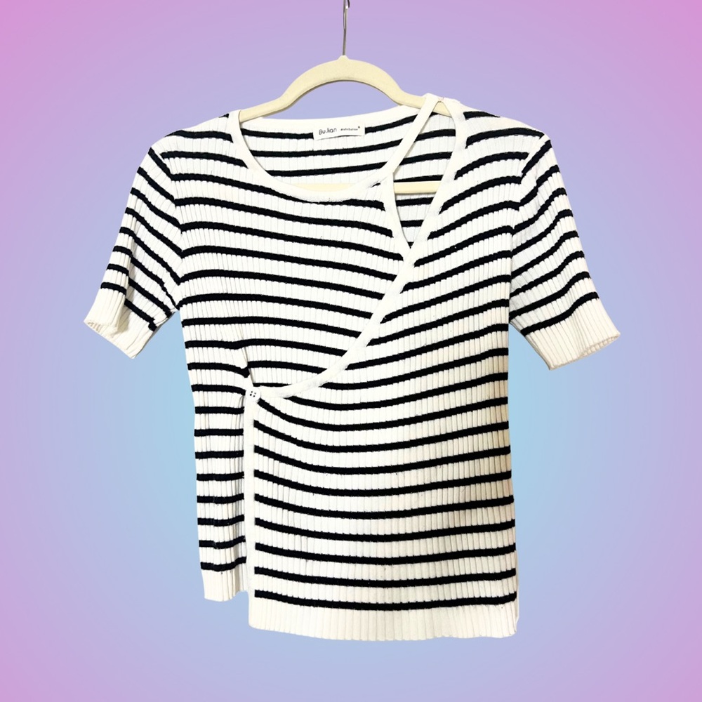 🌀 Asymmetrical Stripe Knit Top – Size Medium